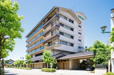 Tachibana Shikitei Hotels near Kutaniyaki Art Museum
