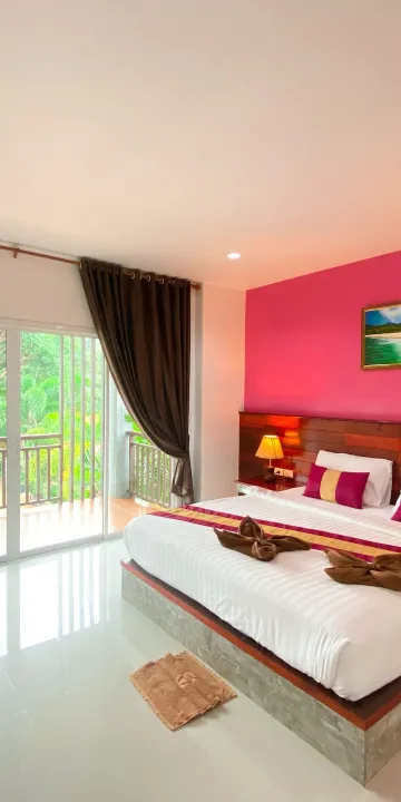 ห้องดีลักซ์ พร้อมระเบียง