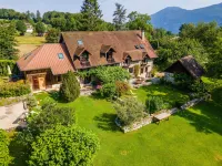 Maison d'hôtes La Bageatière - Lac d'Aiguebelette Hôtels à : Les échelles