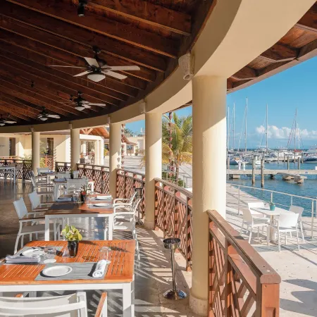 The Bannister Hotel & Yacht Club