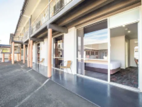 ไนท์แคป แอท ฮอร์ส แอนด์ จ๊อกกี้ โฮเทล วอร์วิก โรงแรมในวอริก