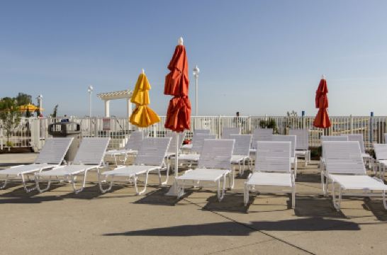 Public Areas Cedar Point Hotel Breakers Photo