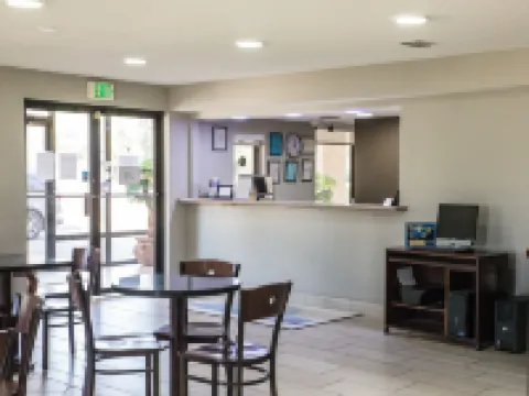 Mockingbird Inn & Suites Hotel di Monroe County