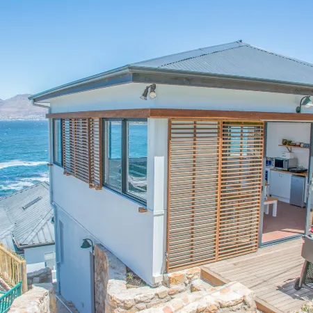 Modern Beach Apartment Отели рядом с достопримечательностью «Торговый центр Longbeach»