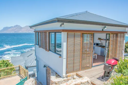 Modern Beach Apartment