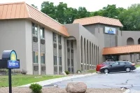 Days Inn by Wyndham West des Moines