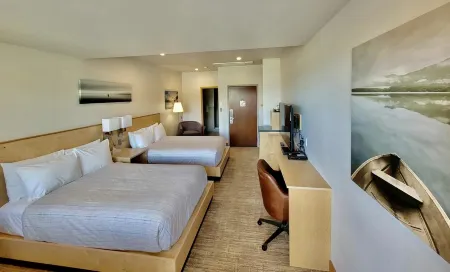 Harbour House Hotel Отели в г. Солт Спринг Айленд