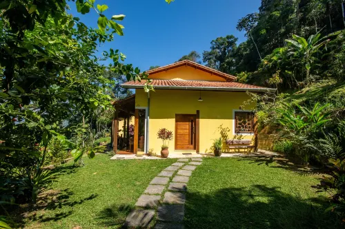 Bus Stop Paraty