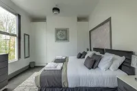 Peel Mount Villa Hotels in 
