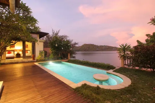 Lombok Sunset Bay Resort - Pemandangan Pantai