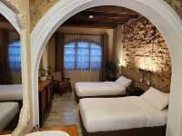 Quinta Seis Tres Hotels near Campin