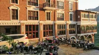Bandipur Village Lnn Hotel di Byas
