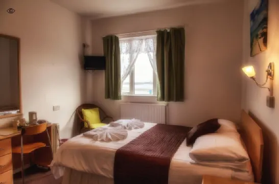 De l'Etang Hotels in 