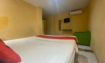 RedDoorz Near Gedung Kesenian Palopo