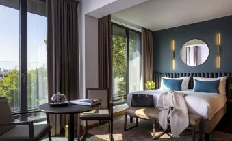 Howard Sur Seine - Asnieres Paris la Defense