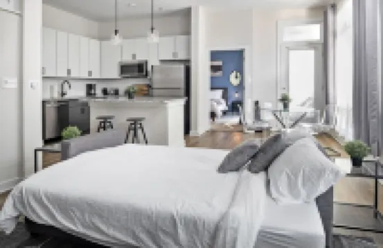 Spacious 2Bd with Private Balcony and Free Parking