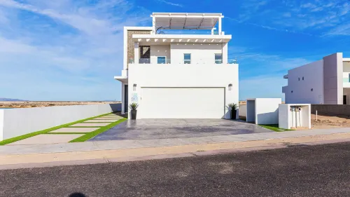 Playa Laguna by Kivoya