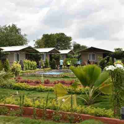 Valley Vibes Hotel Exterior