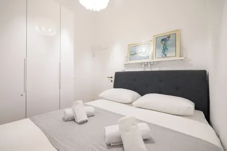 Iadra Apartment in City Center Отели рядом с достопримечательностью «Собор Святой Анастасии»