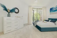 Beachfront Apartment With Indoor Pool and Sauna - 4-Star