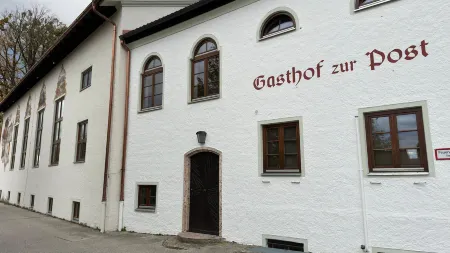 Hotel Gasthof Zur Post Benediktbeuern Отели в г. Бенедиктбойерн