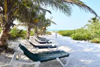 Arena y Mar Beachfront House, El Cuyo by the Spot Rentals - Beach