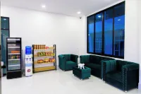 Bear & Bird Hotel