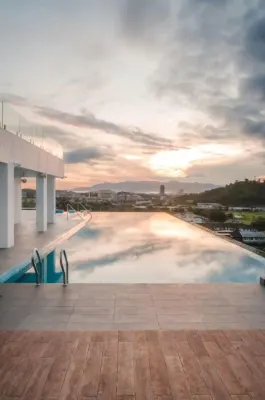 Aru Suites Kota Kinabalu Hotel a Tanjung Aru