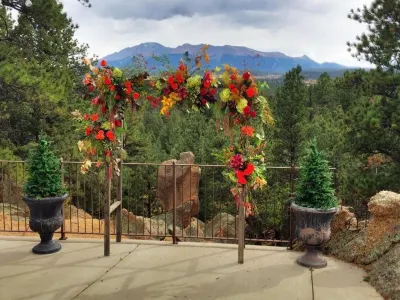 Pikes Peak Paradise Bed and Breakfast Hotel di Woodland Park