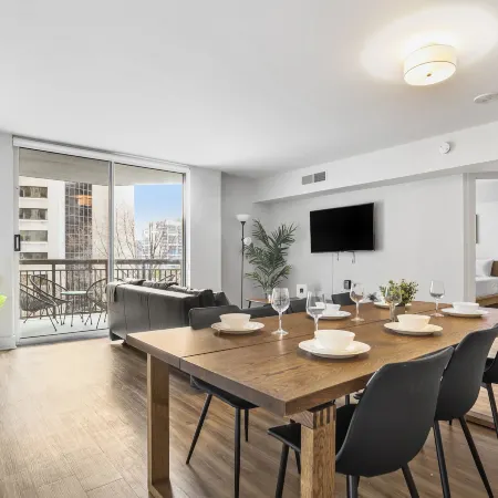 Well Appointed Apartments W Full Comfort Отели рядом с достопримечательностью «Могила Неизвестного Солдата»