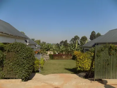 Deluxe Hotel - Ishaka Hotels in Ishaka