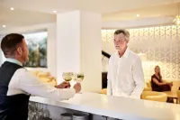 Iberostar Selection Marbella Coral Beach - ที่มีบาร์
