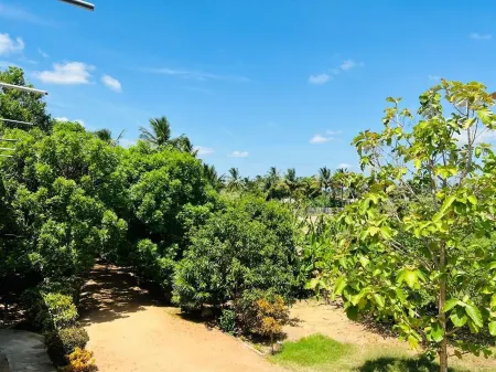 Sea Zone Hotel Nilaveli Отели рядом с достопримечательностью «Нилавели Бич»