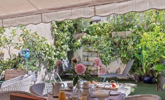 L'Orangerie Chambres d'Hotes de Charme