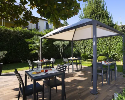 Hotel San Francisco Hotels near Piola Station