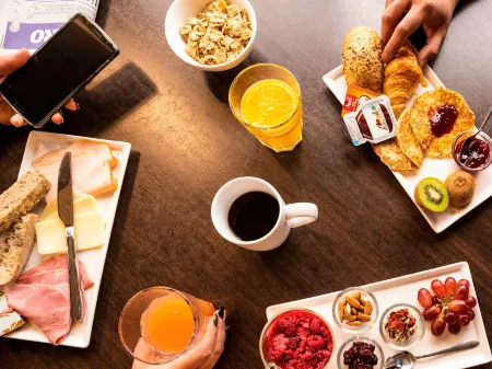 Ibis Cergy-Pontoise le Port Отели рядом с достопримечательностью «Высшая школа экономических и коммерческих наук»