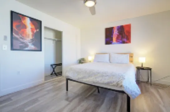 Modern Retreat with free EV Charging, Games & Fire Pit