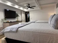 Siesta Key Cottage – Best Value, 100 ft to Gulf Beach!