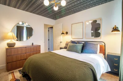 Chill Out in Chandler - FREE Heated/Cooled Pool-Hot tub-Game Room-Putting Green