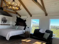 Elegant and peaceful cabin on the Clark's Fork of the Yellowstone river!