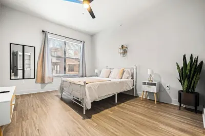 Dallas Urban Oasis Prime Location  2 BR LUX