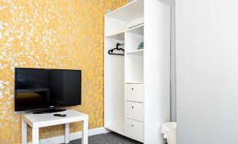 Shirley House 3 Self Catering Guest House, Great for Contractors