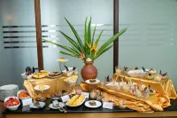 KYNROCK Airport Hotel - breakfast