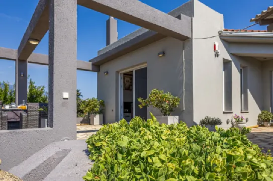 Tselepis Villa at Lakithra