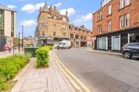 Stylish 4 Bed-Town Centre Hotels in Selkirk