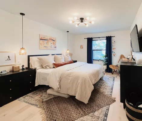 The Alpenglow Bungalow-3BR, 2BA mins from resorts!