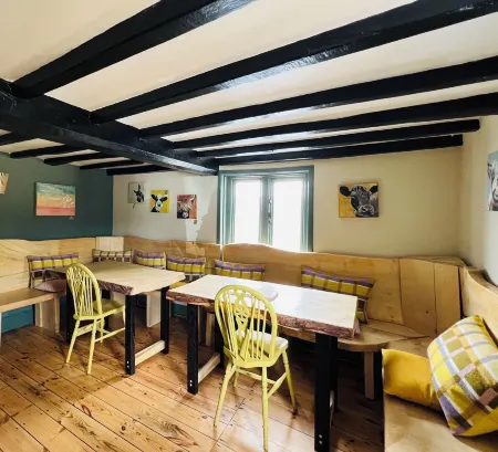 Cottage Lodge Hotel Отели в г. Брокенхерст