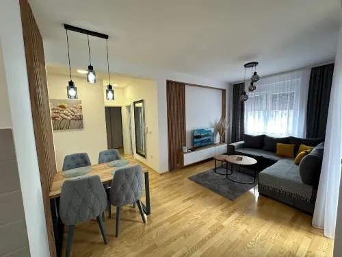 I&I Apartments 3 Bedrooms I - parking