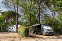 Hu Firenze Certosa Camping in Town - parking
