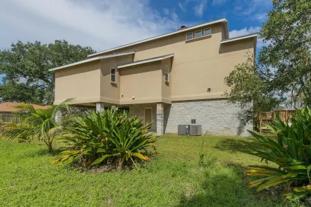 NEW EXCLUSIVE LISTING ''  COASTAL TREEHOUSE "  BEAUTIFUL BEACH NEIGHBORHOOD!!! Отели в г. Вилано-Бич